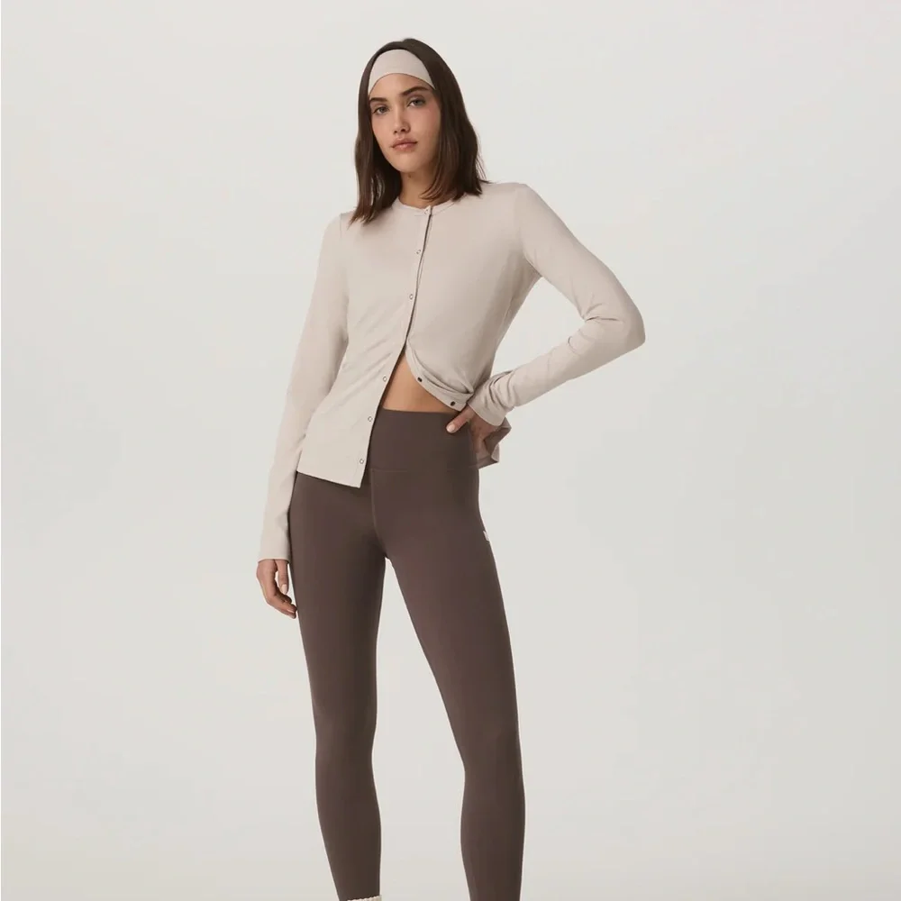 Vuori Long Sleeve Halo Snap Cardigan Extra Small Ecru Heather - Picture 2 of 9